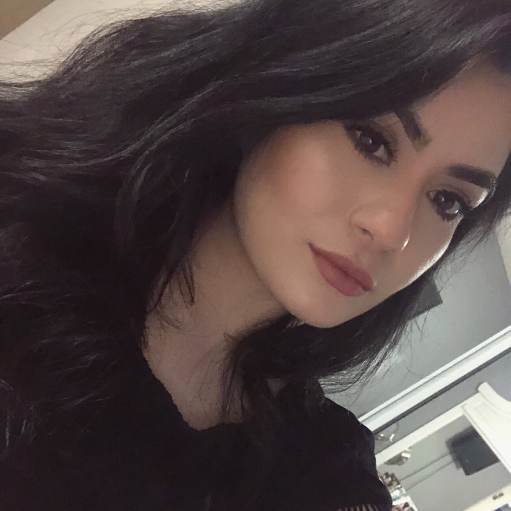 Meet your Posher, Nayeli